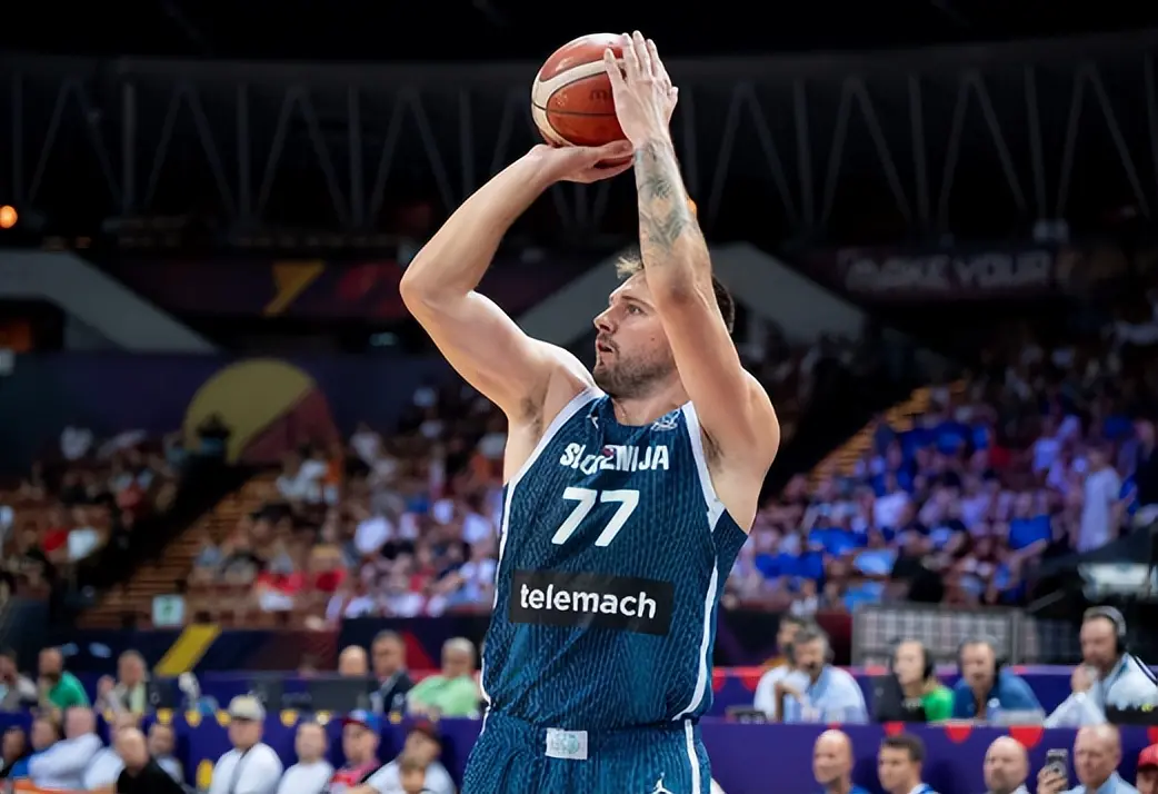 德比尔特此, 成都的万象, 范德比尔特