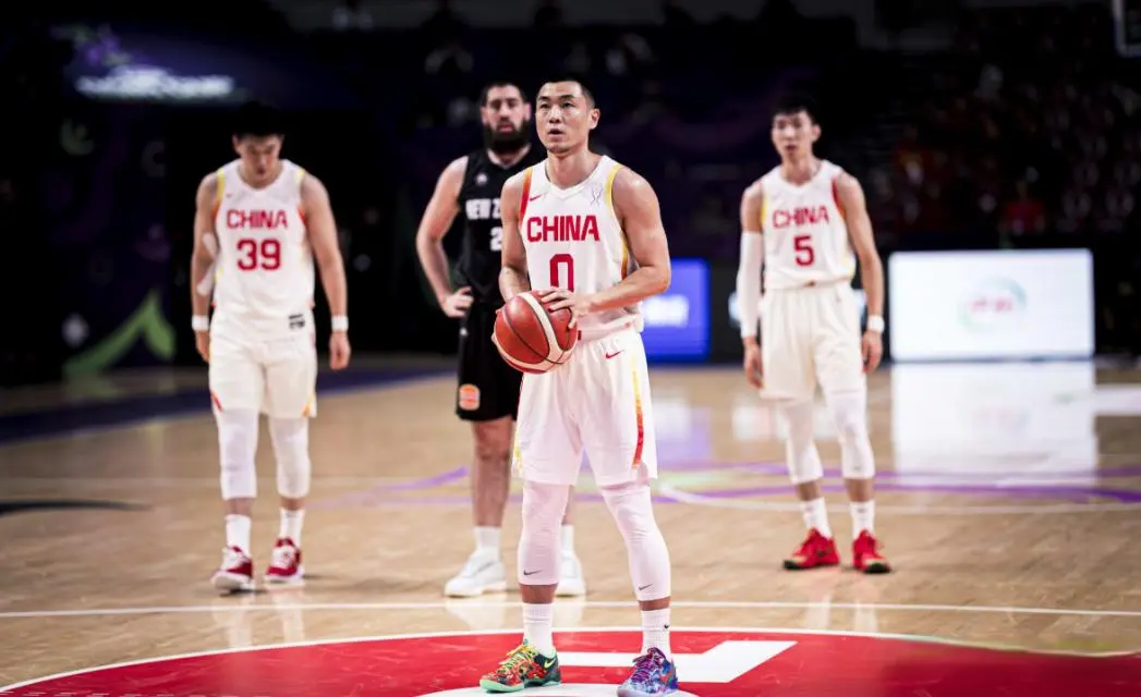 完成转会, 三分球是非 完成转会, 三分球是非